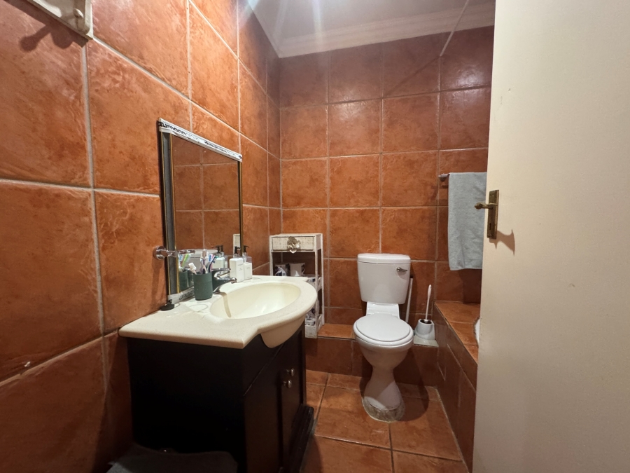 To Let 2 Bedroom Property for Rent in Lochnerhof Western Cape